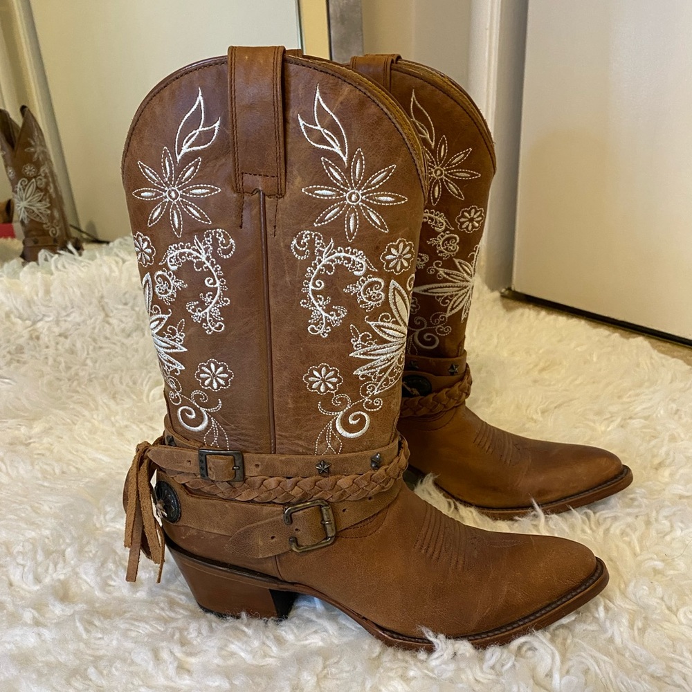 Shyanne Women’s Floral Cowboy Boots